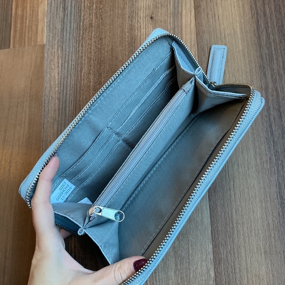 Wallet - Picture 3 of 3